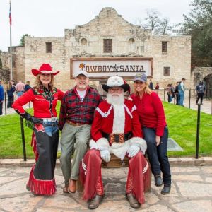 12/06 Cowboy Santa at The Alamo