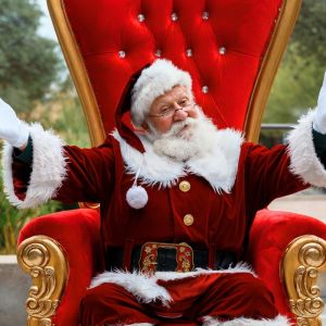 11/28 - 12/21 Pictures with Santa at The Historic Pearl